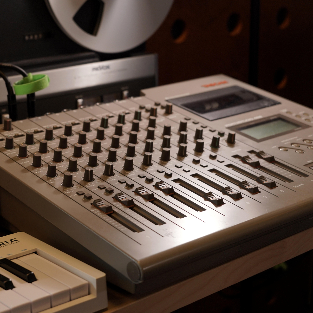 Tascam Portastudio 488